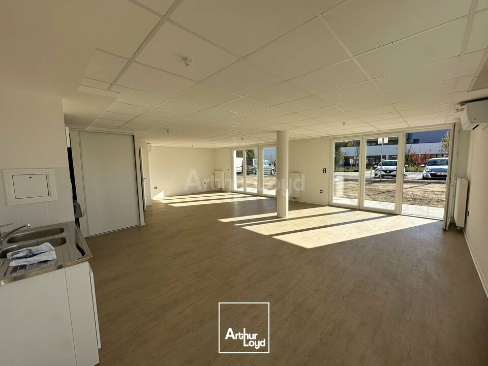 BUREAUX à LOUER de 64.1 m²