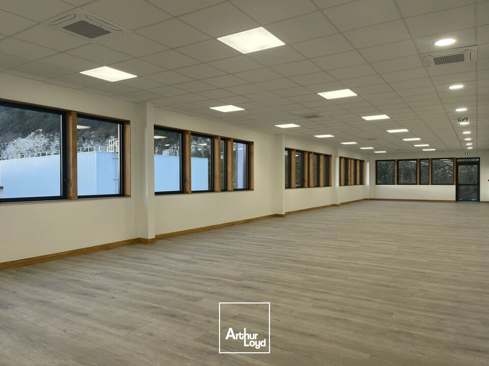 À LOUER - OUDALLE - BUREAUX NEUFS - 195 m² 
