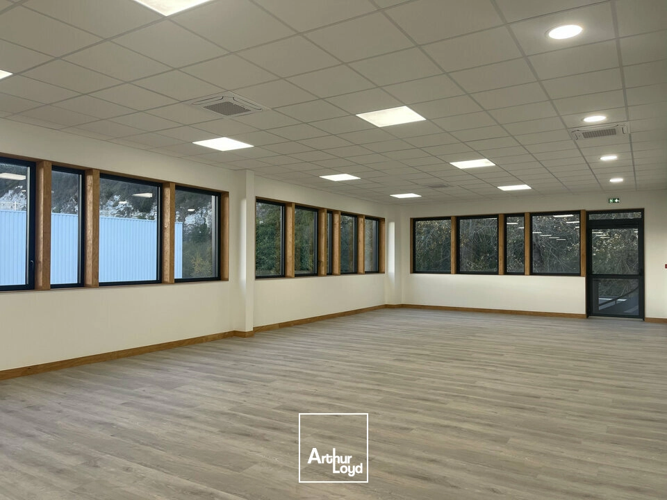À LOUER - OUDALLE - BUREAUX NEUFS - 195 m² 