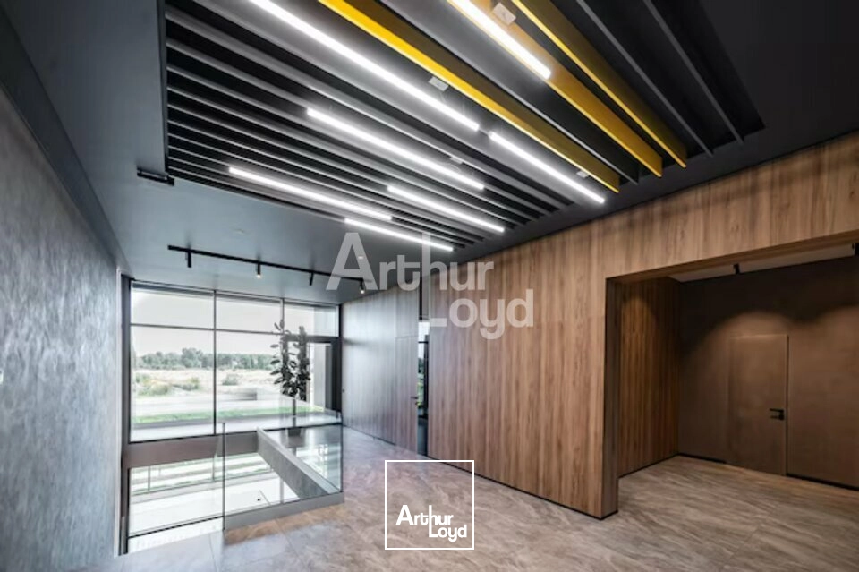 Bureaux à vendre ou à louer à Arbin - flux important de voitures