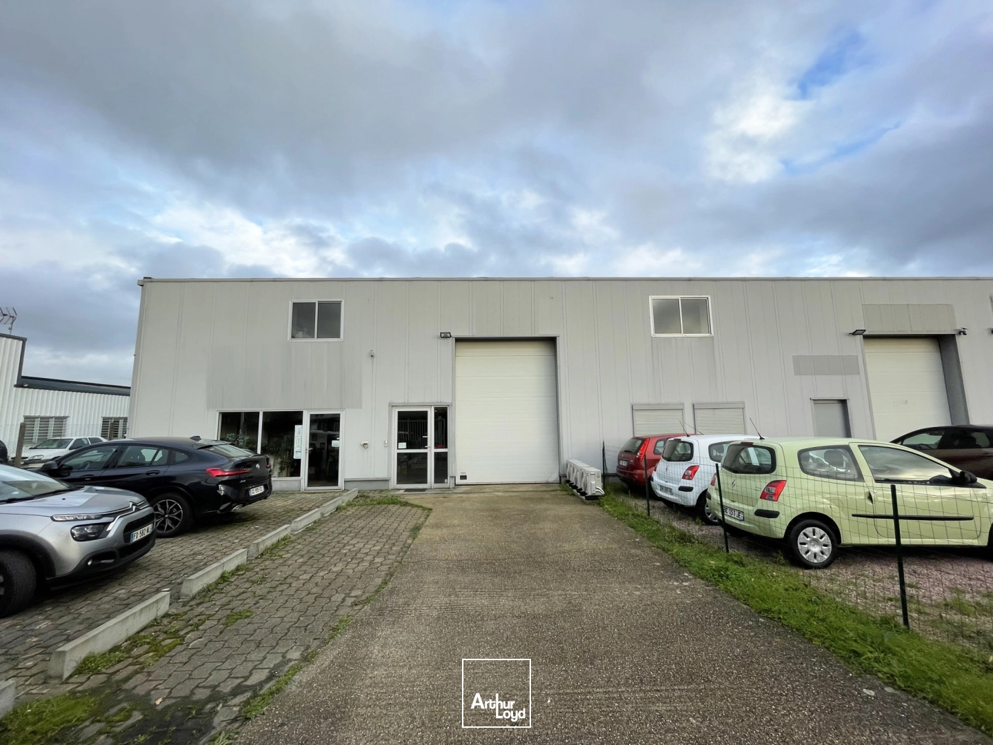 A LOUER - Local d'activité Idéal Artisan 