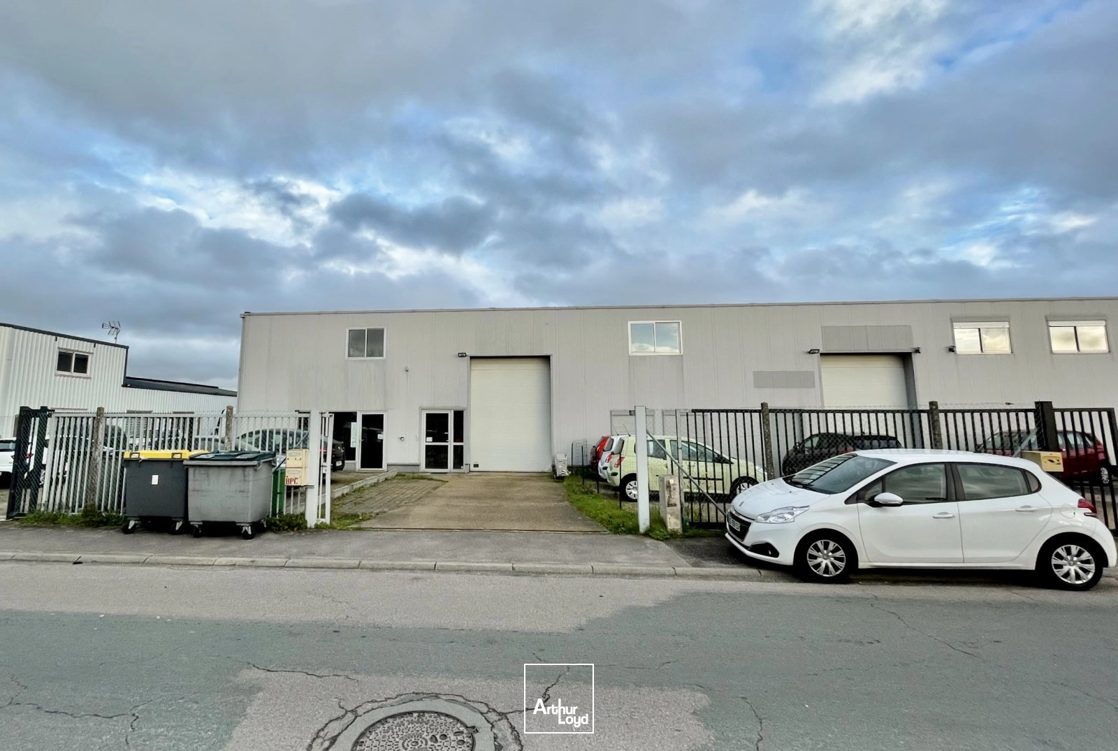 A LOUER - Local d'activité Idéal Artisan 