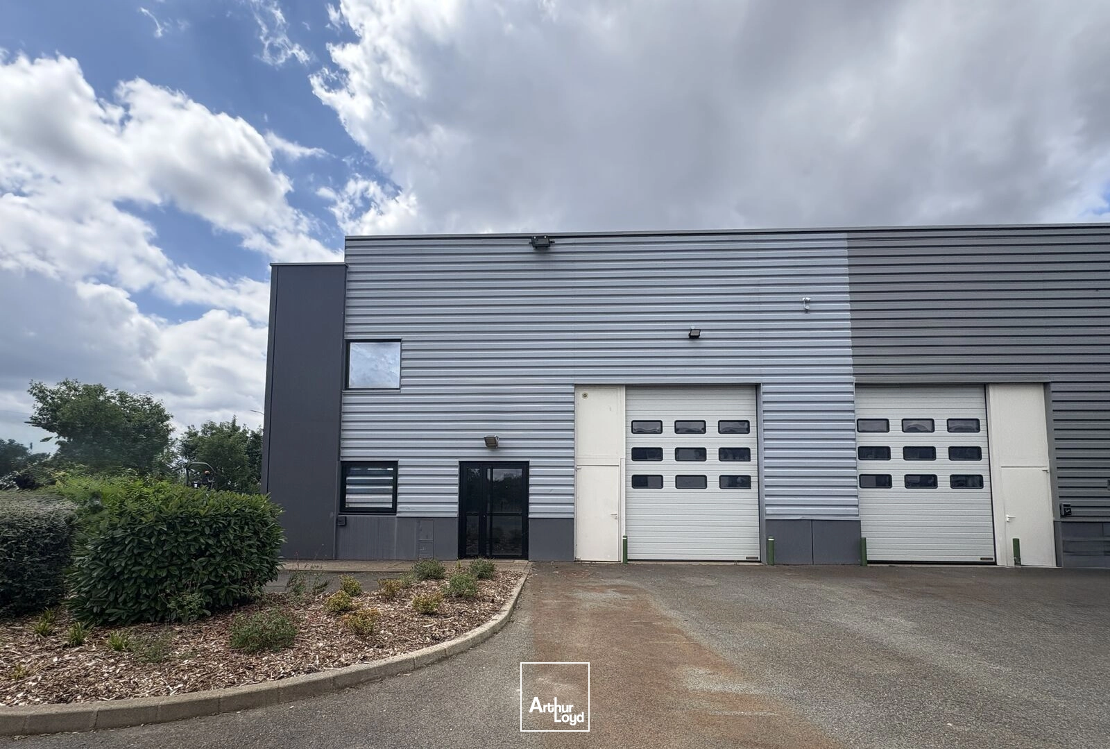 Locaux d'activité à louer à SEMOY 45400