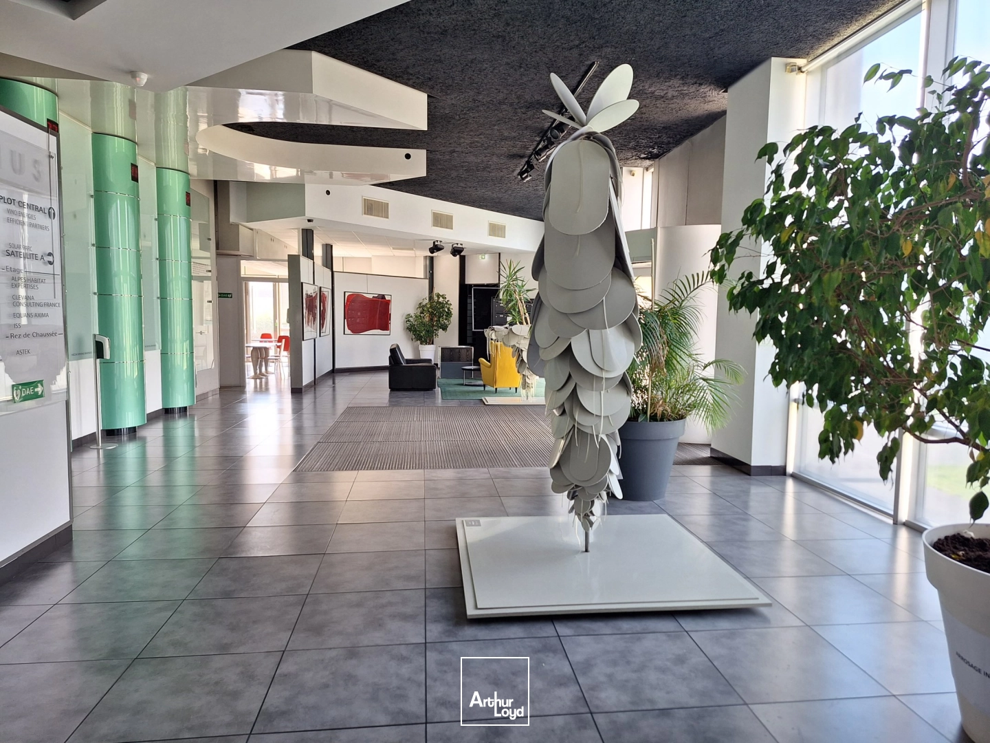 LOCATION DE BUREAUX A ECHIROLLES PARC SUD GALAXIE AVEC PARKINGS 