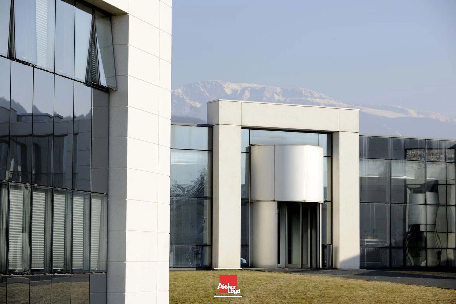 LOCATION DE BUREAUX A ECHIROLLES PARC SUD GALAXIE AVEC PARKINGS 