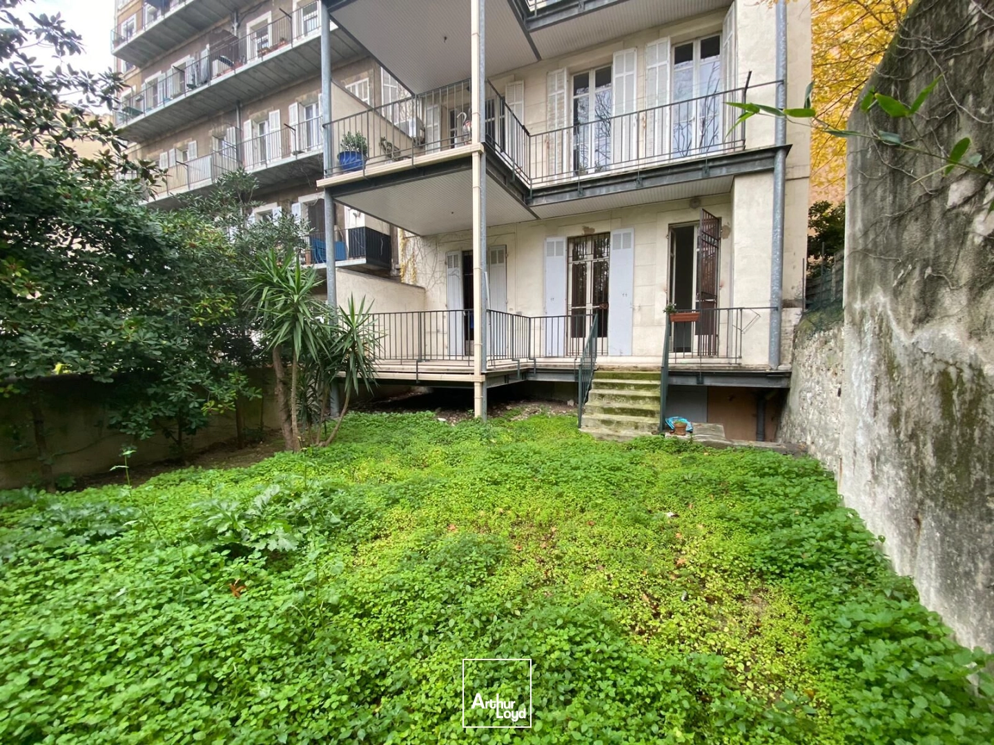 Bureaux à louer avec terrasse et jardin - Paradis / Périer - 13008 Marseille