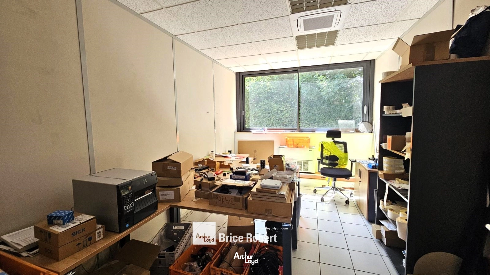 A louer - LE PATIO - Bureaux en rez-de-chaussée - Dardilly