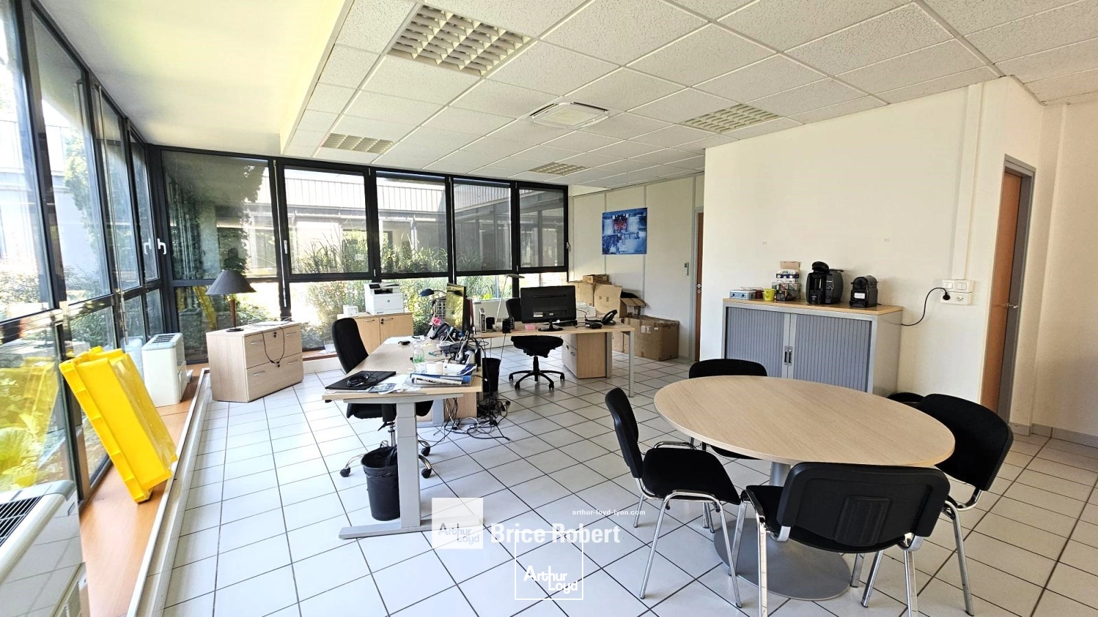 A louer - LE PATIO - Bureaux en rez-de-chaussée - Dardilly