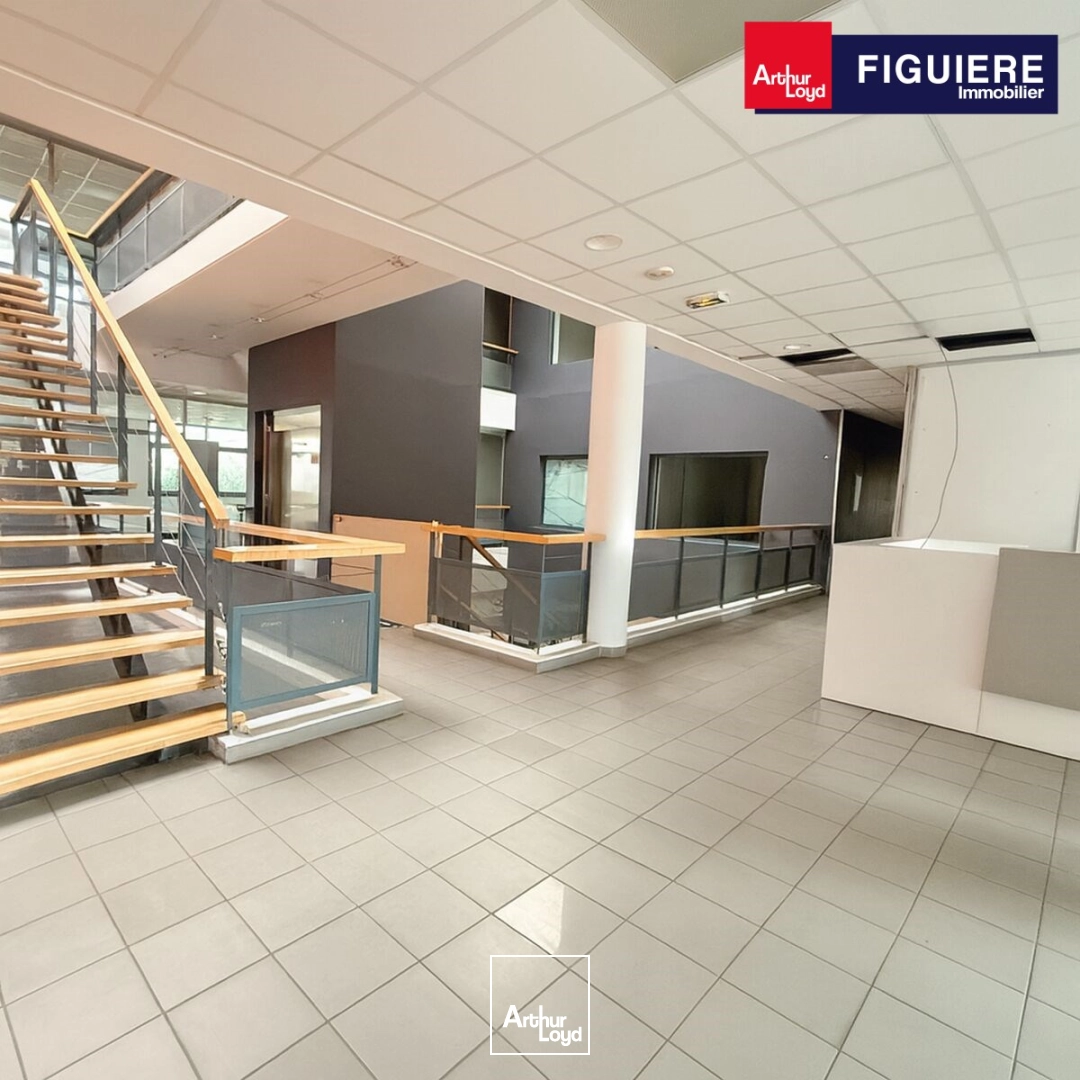 BUREAUX A LOUER AIX LA DURANNE PROCHE DES AXES AUTOROUTIERS