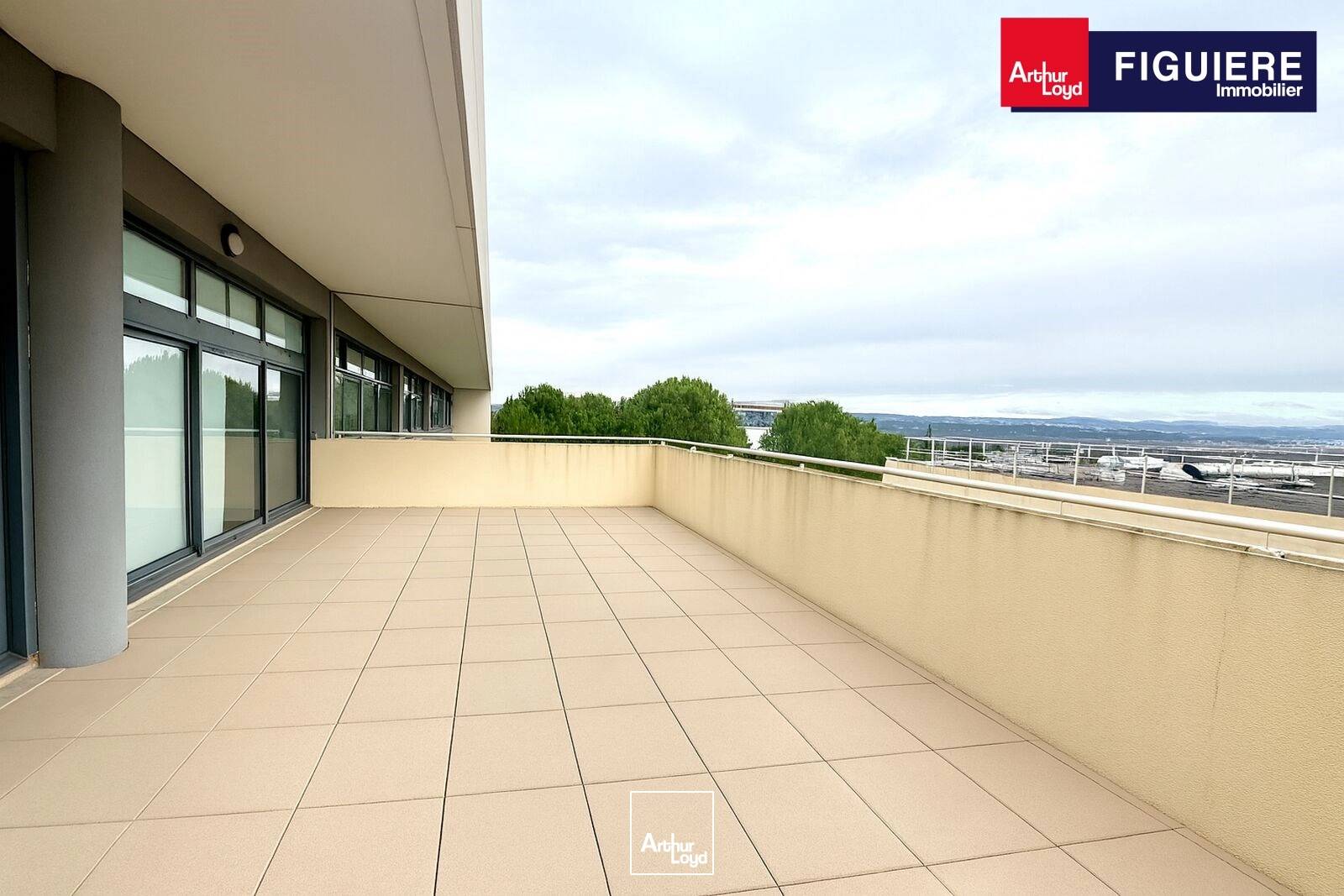 BUREAUX A LOUER AIX LA DURANNE PROCHE DES AXES AUTOROUTIERS