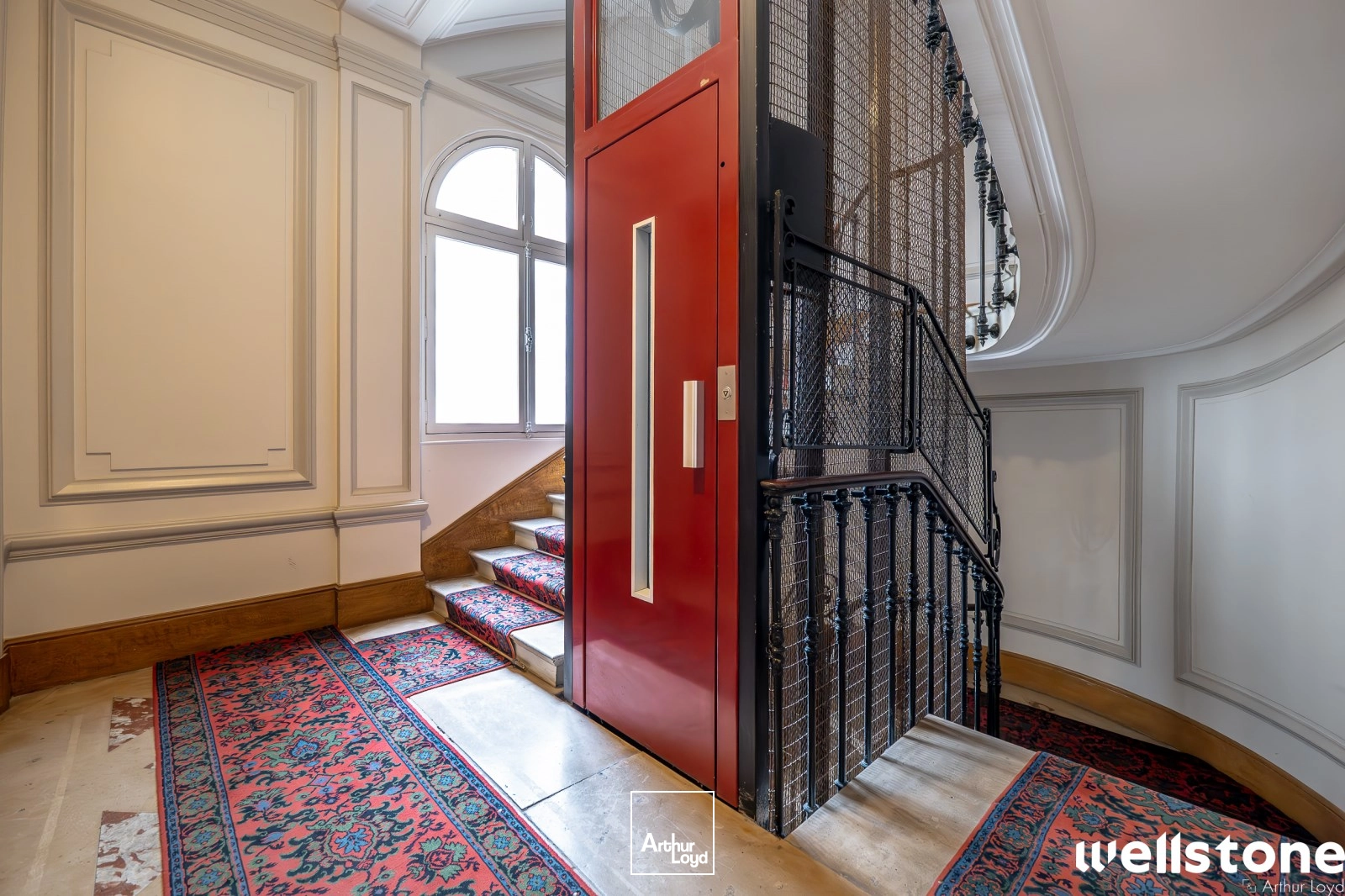 Bureaux à louer à PARIS 75008