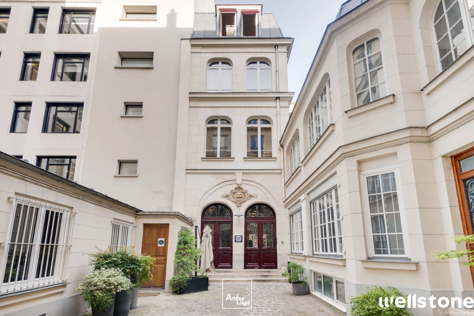 Bureaux à louer à PARIS 75008