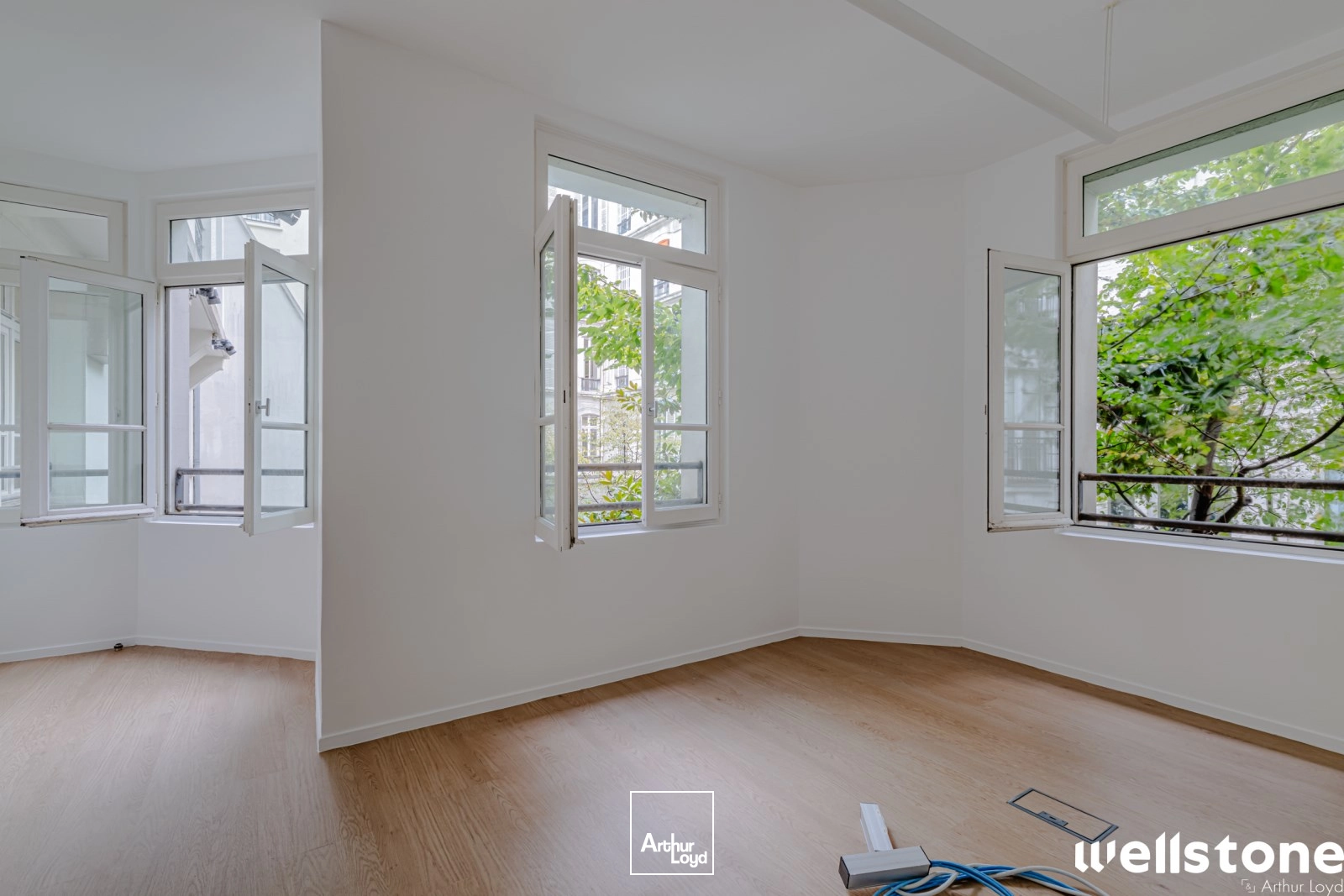 Bureaux à louer à PARIS 75008