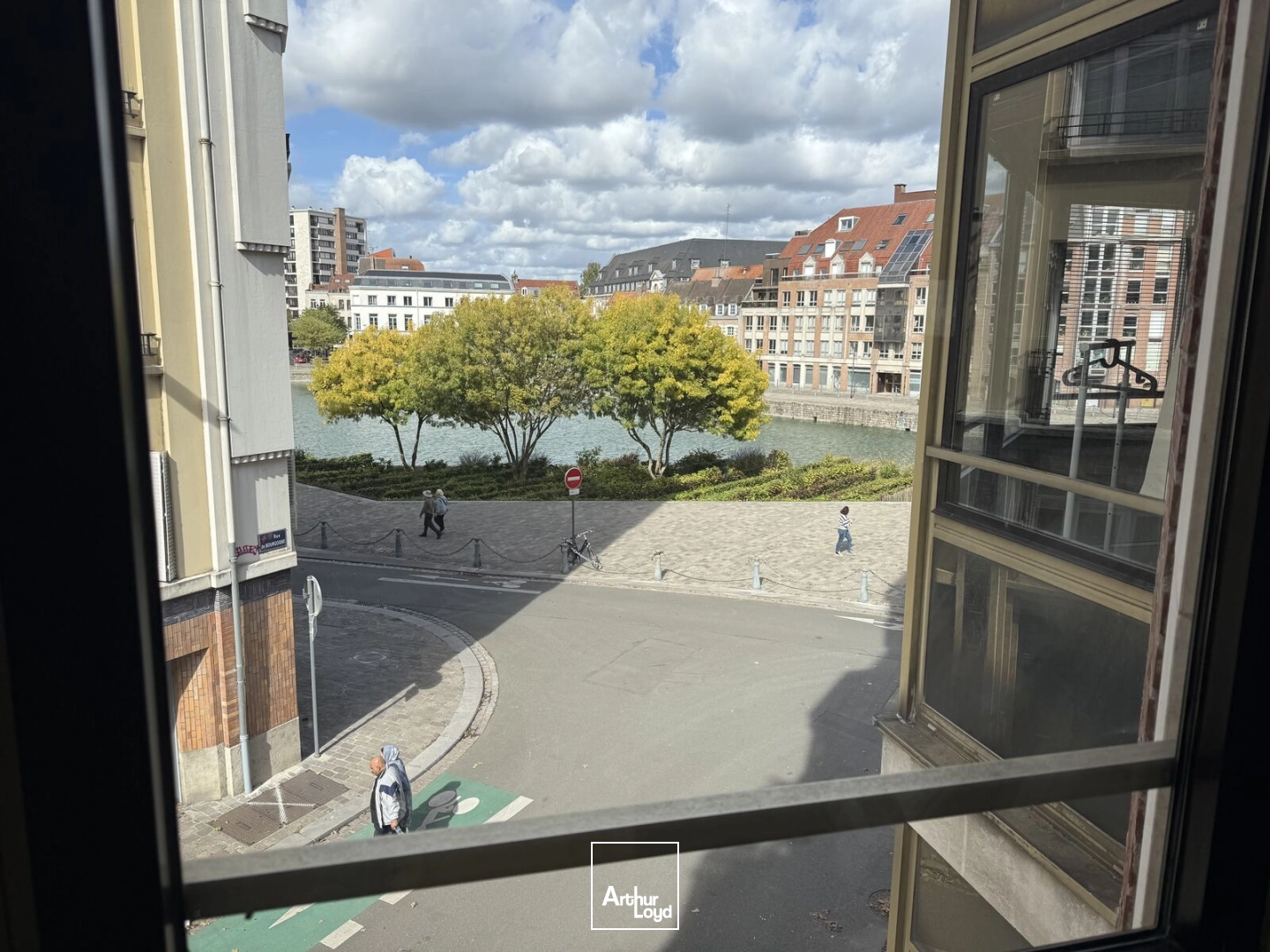 Bureaux à louer Lille Centre - Vue Quai de Wault - Plateaux de 200 à 300 m² haut standing et modulables