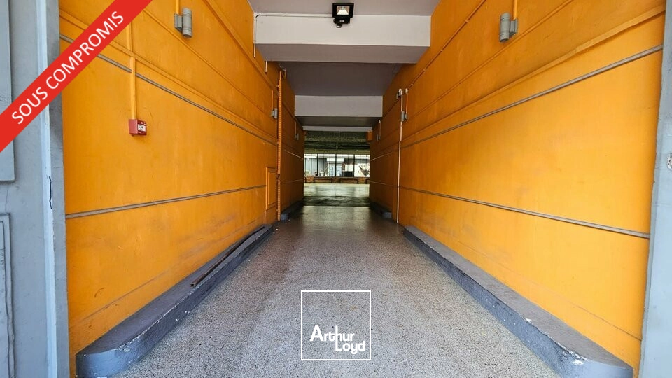 LOCAL COMMERCIAL à VENDRE de 453 m²