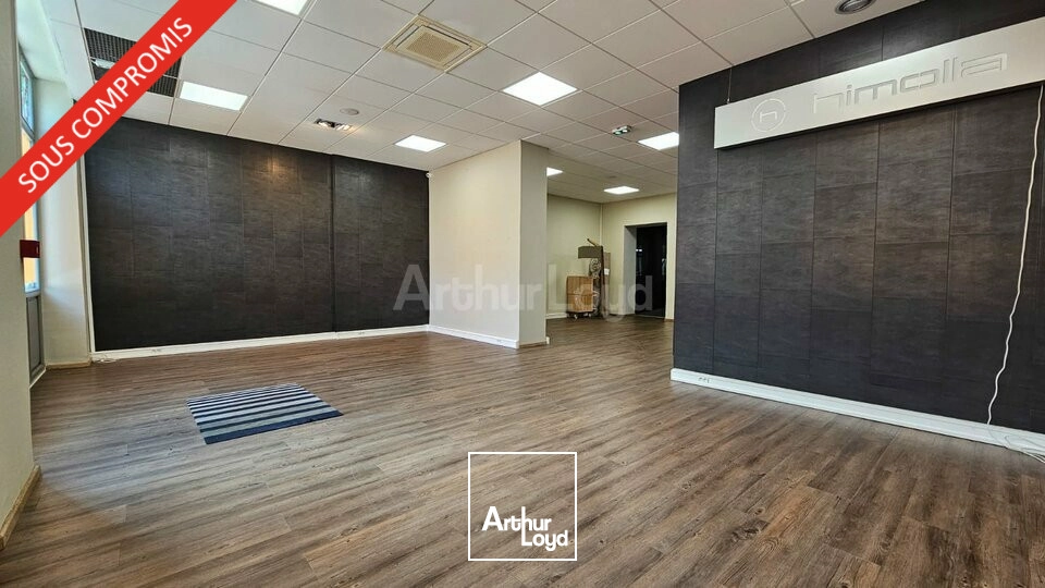LOCAL COMMERCIAL à VENDRE de 453 m²