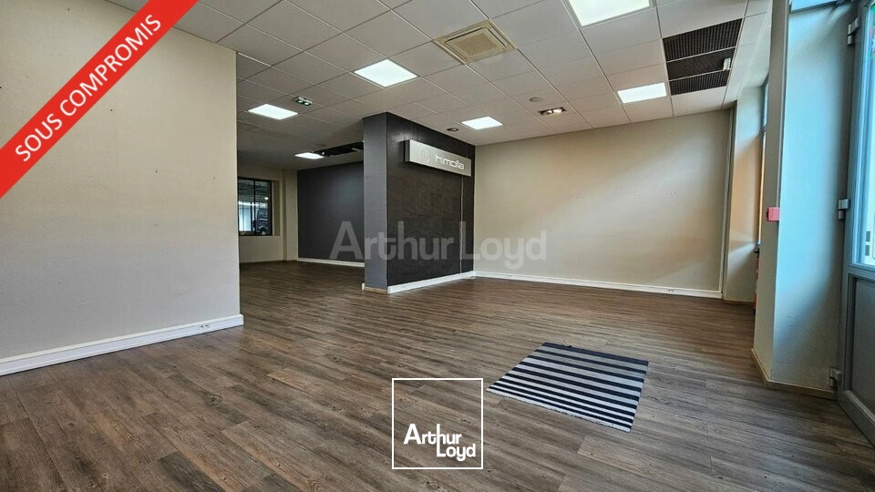 LOCAL COMMERCIAL à VENDRE de 453 m²