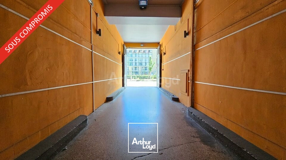 LOCAL COMMERCIAL à VENDRE de 453 m²