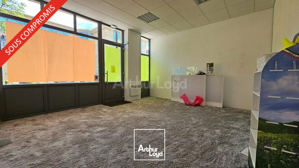 LOCAL COMMERCIAL à VENDRE de 453 m²