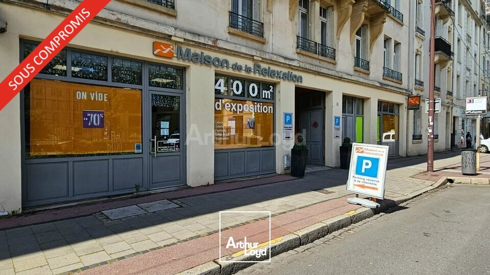 LOCAL COMMERCIAL à VENDRE de 453 m²