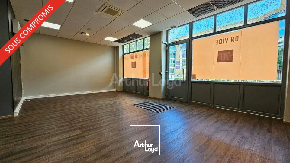 LOCAL COMMERCIAL à VENDRE de 453 m²