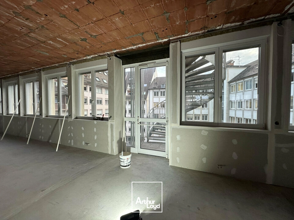 BUREAUX à LOUER de 928 m²