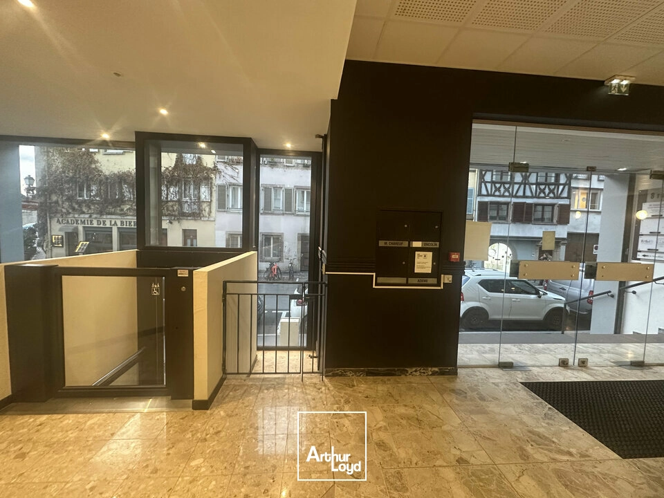 BUREAUX à LOUER de 928 m²