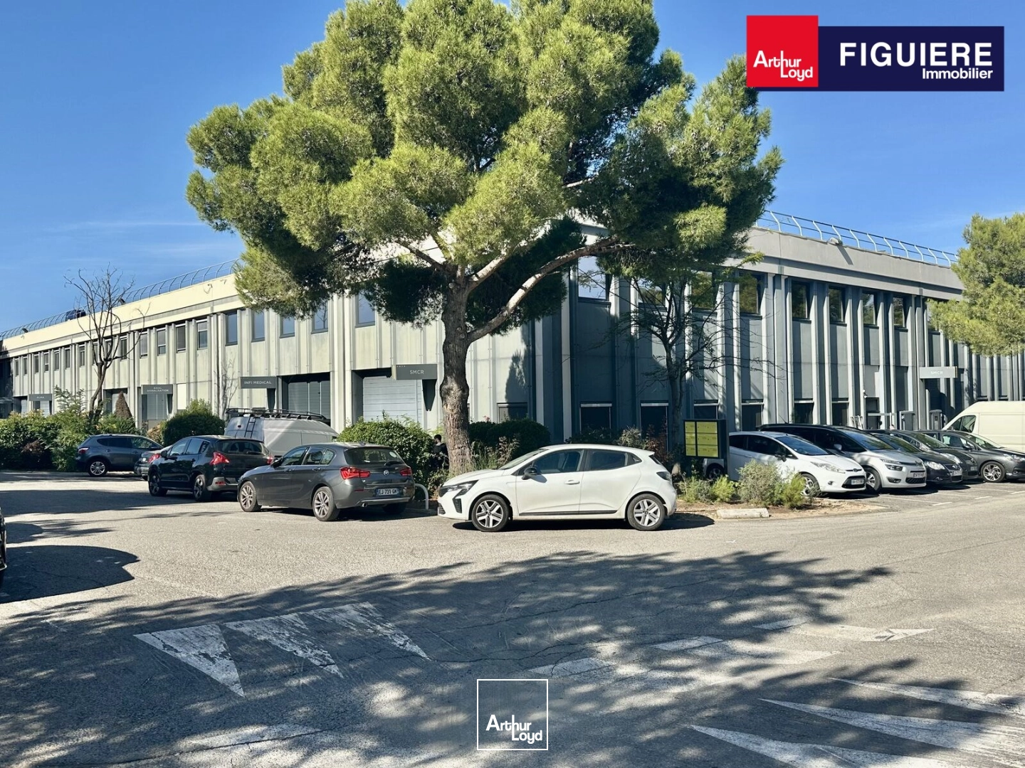 Local d'activités et bureaux à LOUER sur un site sécurisé avec places de parking à VITROLLES