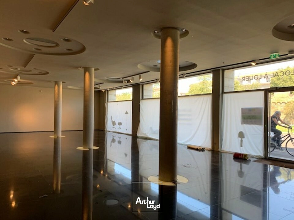 Avignon local à VENDRE Secteur centre ville 