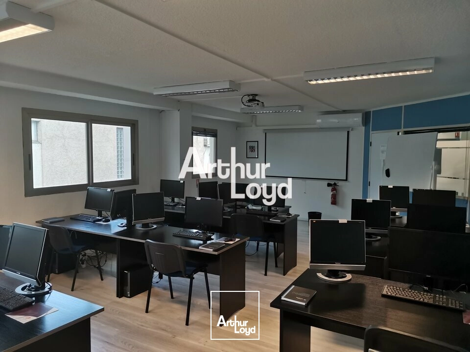 BUREAUX A LOUER 240 M² SAINT LAURENT DU VAR