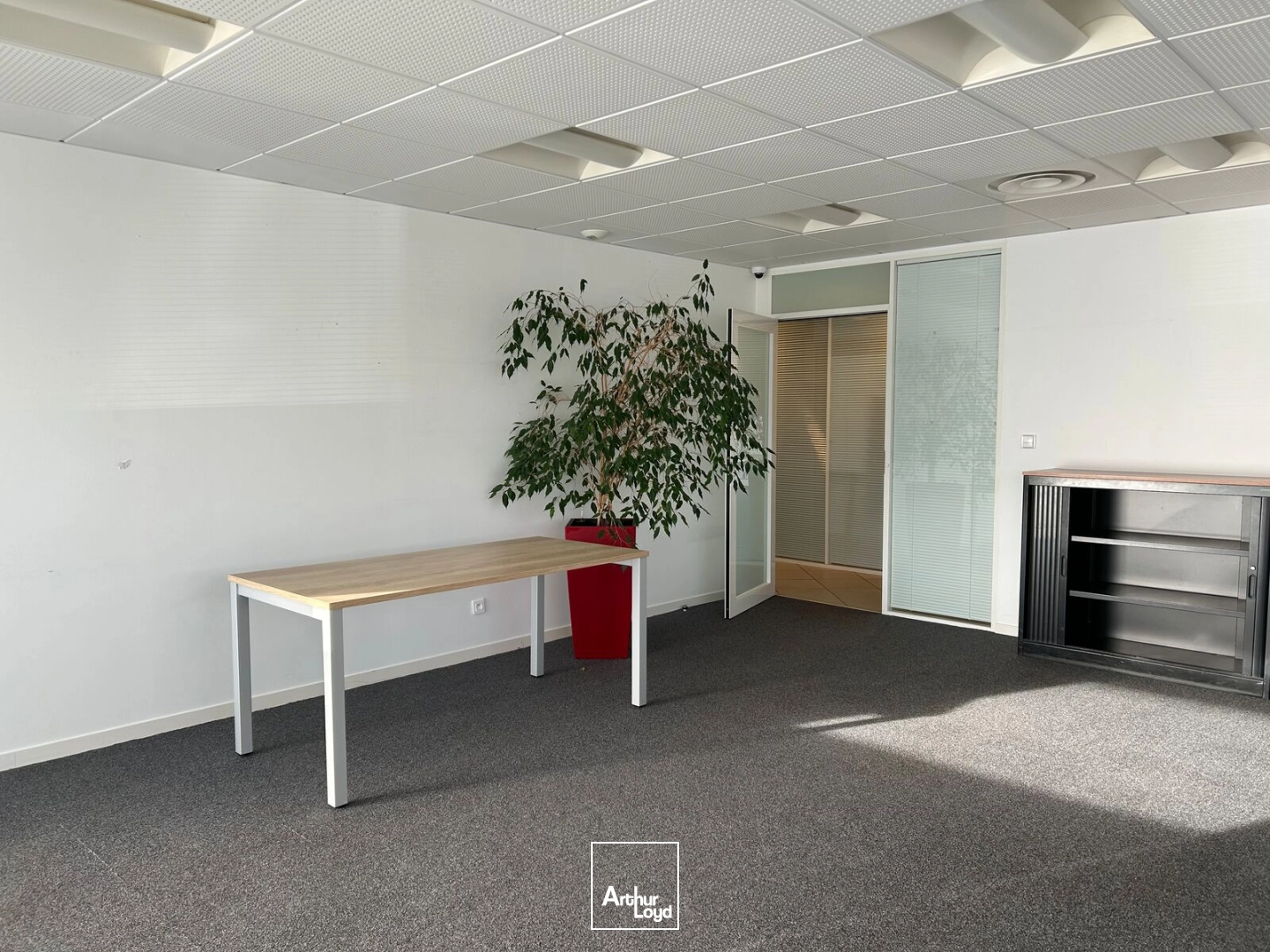 LOCATION - BUREAUX - OPENSPACE - 88 m2 - MONTOIR - CADREAN - AIRBUS - CHANTIERS DE L'ATLANTIQUE