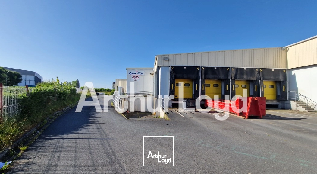 Entrepôt - A VENDRE