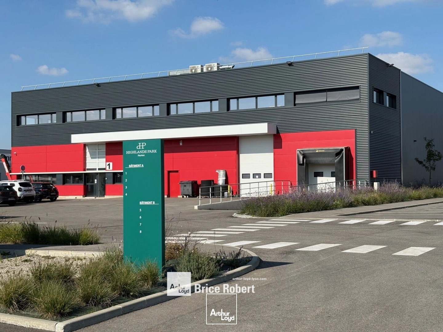 A louer - Local d'activités avec grande hauteur dans un parc sécurisé et dernière génération - Heyrieux