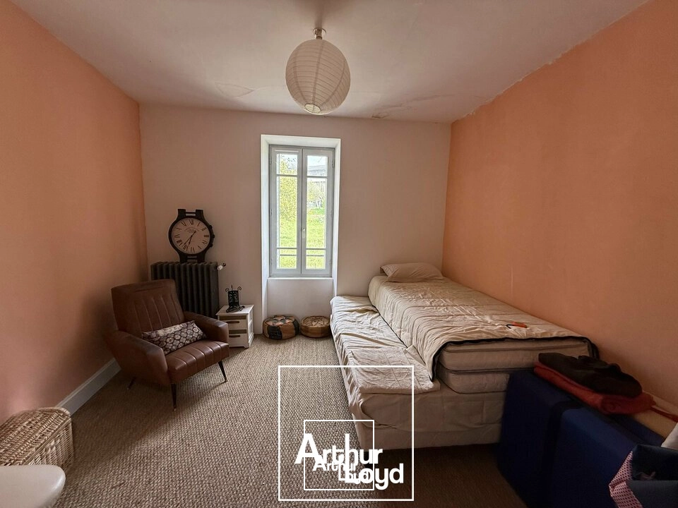 Immeuble de rapport avec local commercial et appartements rénovés