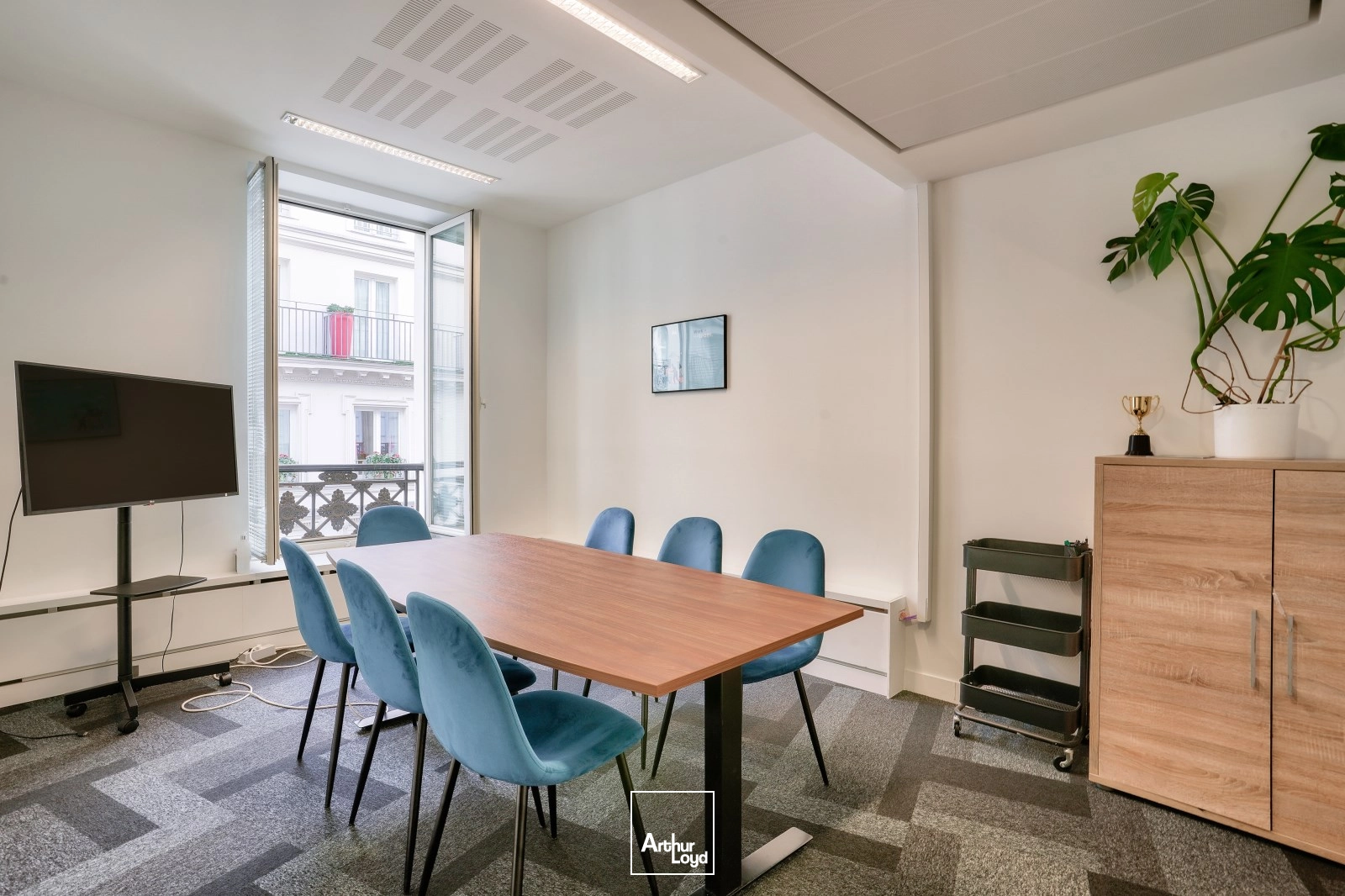 CW Privé à louer à PARIS 75009