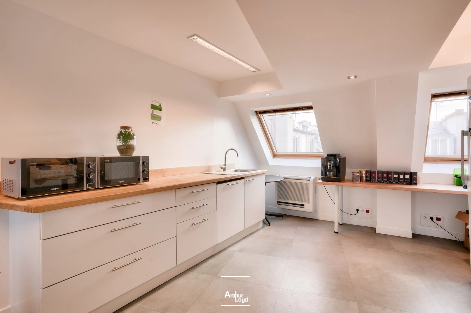 CW Privé à louer à PARIS 75009