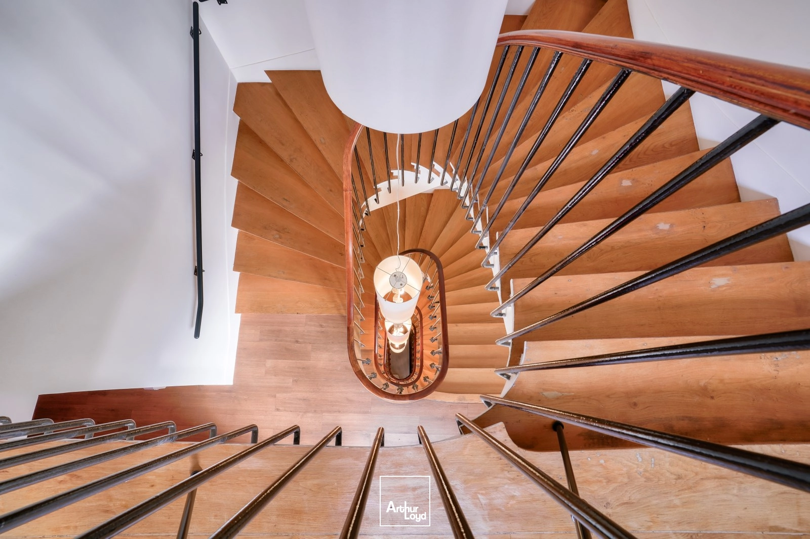 CW Privé à louer à PARIS 75009