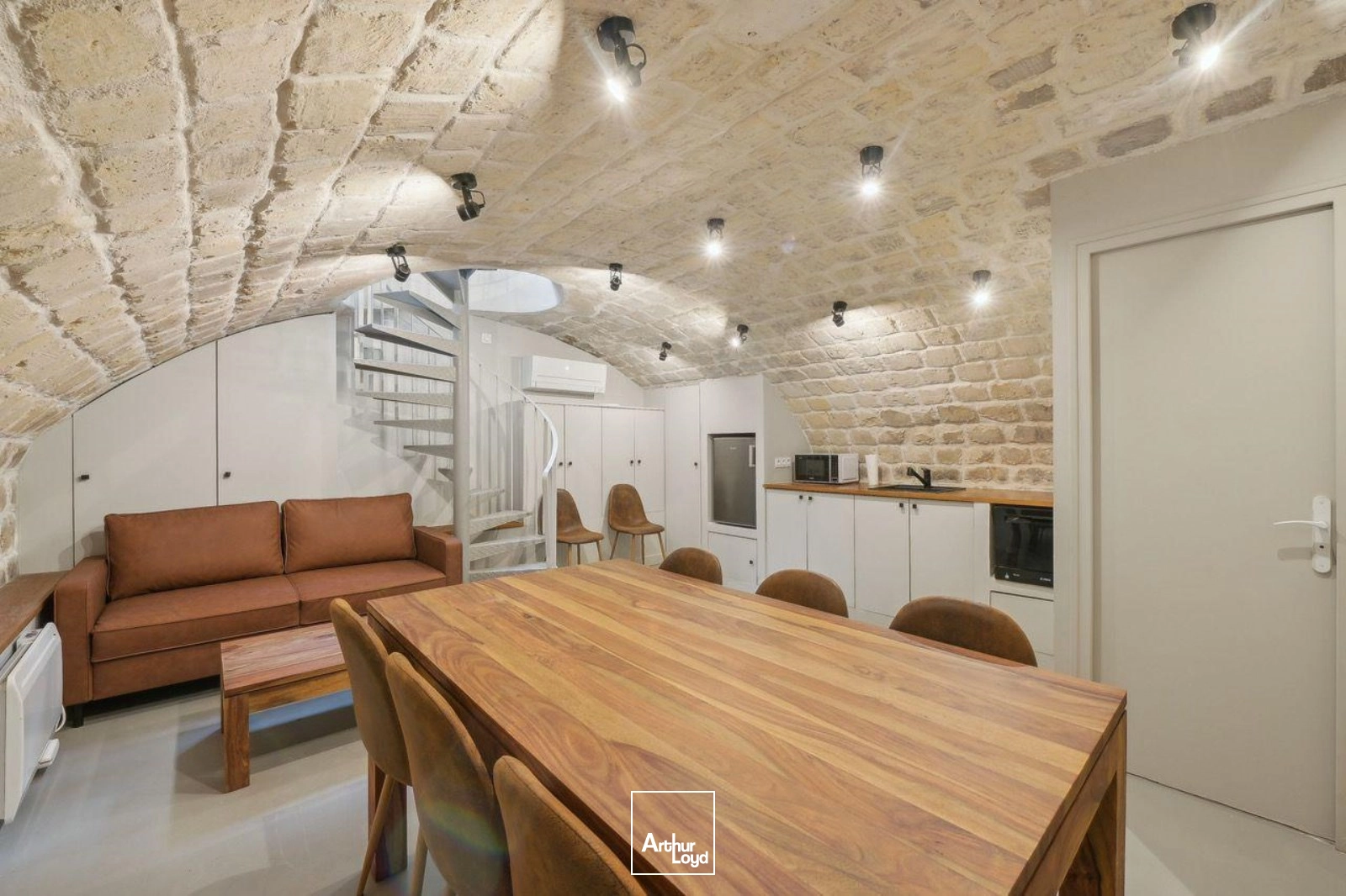 CW Privé à louer à PARIS 75009