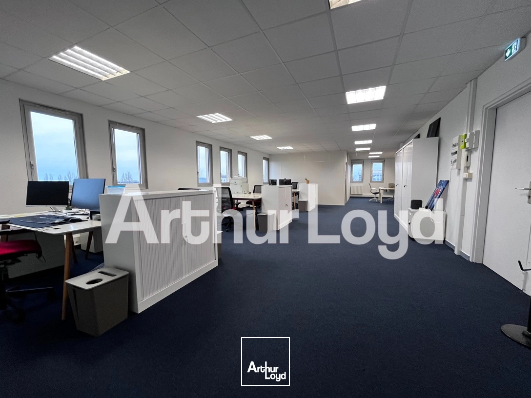 Bureaux à louer - 116 m² - Péricentre V