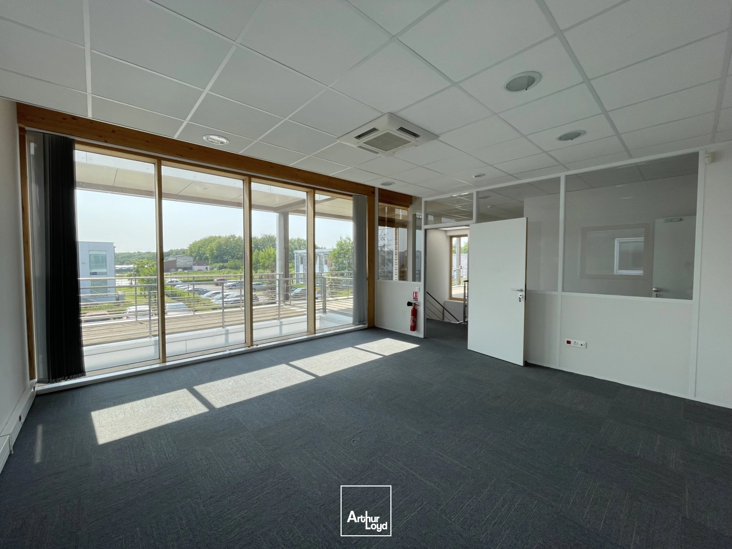 Haute Borne : bureaux à louer avec parking