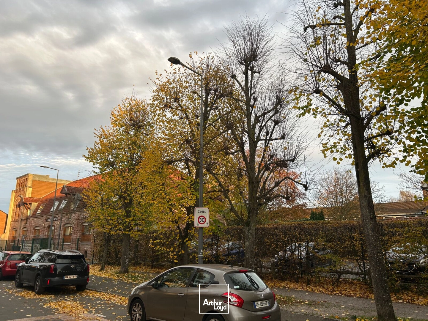 Immeuble de bureaux indépendant à vendre - Visibilité, accessibilité et stationnement aux portes de Lille