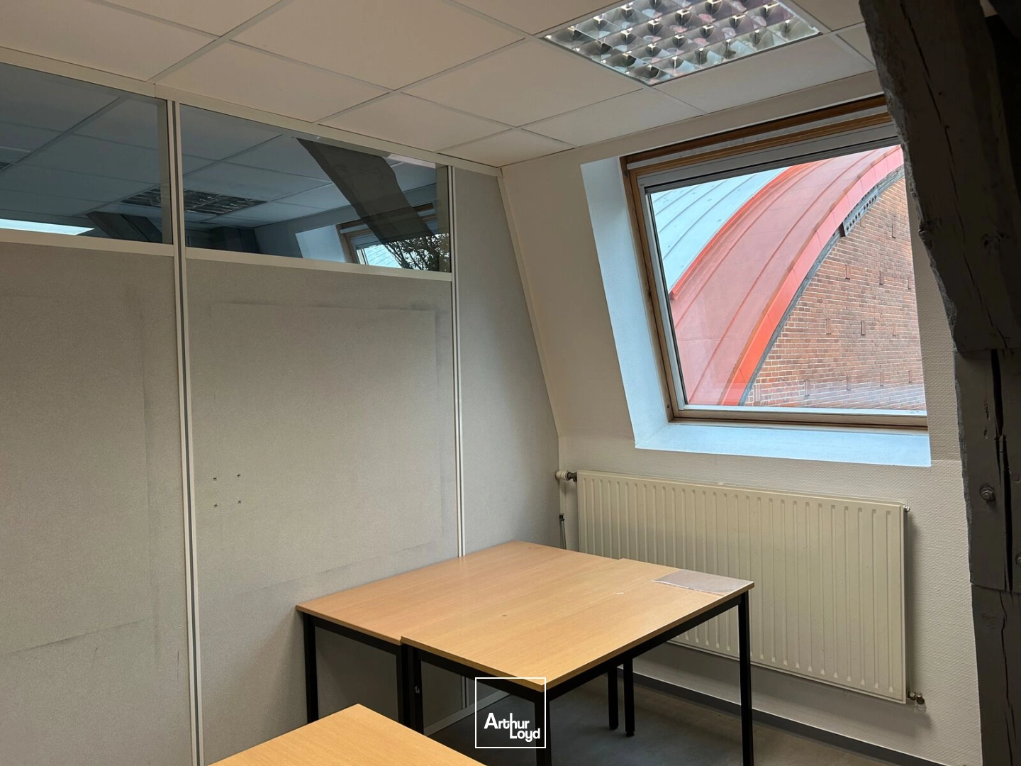 Immeuble de bureaux indépendant à vendre - Visibilité, accessibilité et stationnement aux portes de Lille