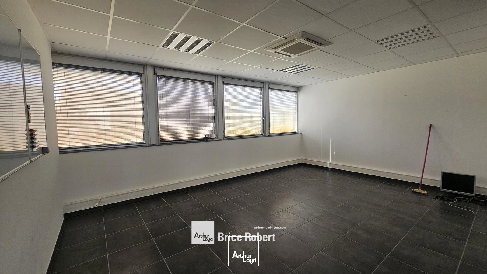 A vendre ou à louer - Bureaux lumineux - Chassieu
