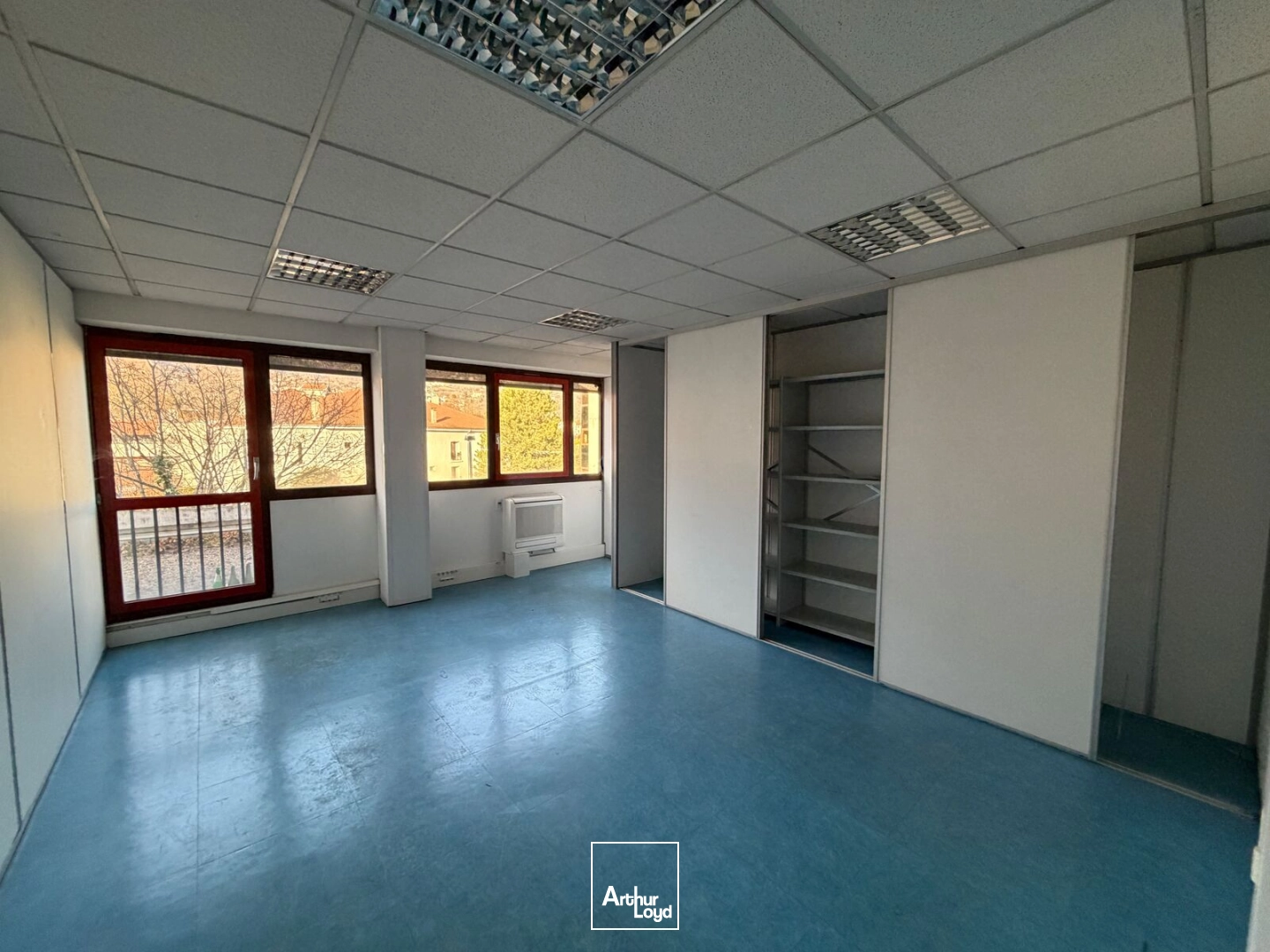 BUREAUX 456 m² A LOUER OU A VENDRE- LA TRONCHE 