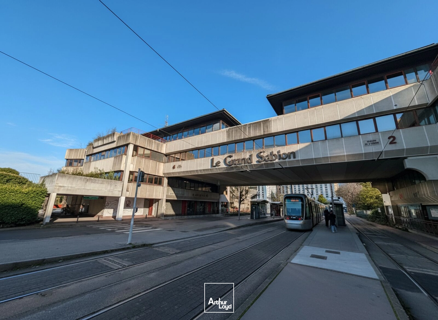 BUREAUX 456 m² A LOUER OU A VENDRE- LA TRONCHE 