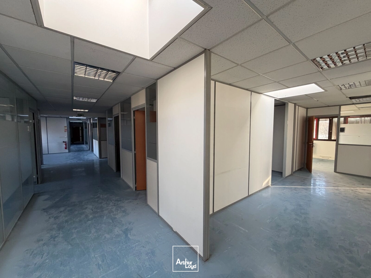BUREAUX 456 m² A LOUER OU A VENDRE- LA TRONCHE 