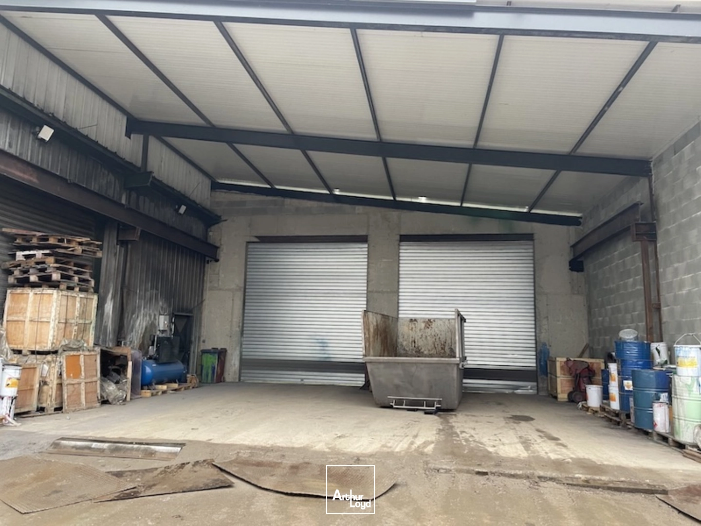 À Vendre - Bâtiment d'activité à Lorette de 2&nbsp;460 m²