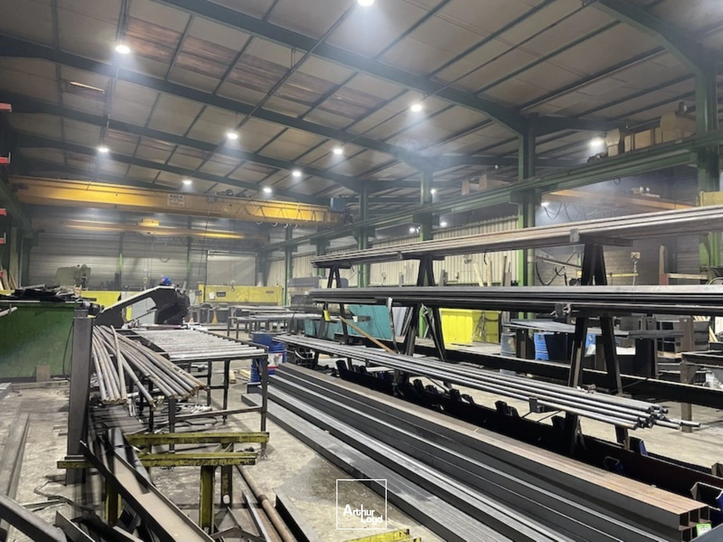 À Vendre - Bâtiment d'activité à Lorette de 2&nbsp;460 m²