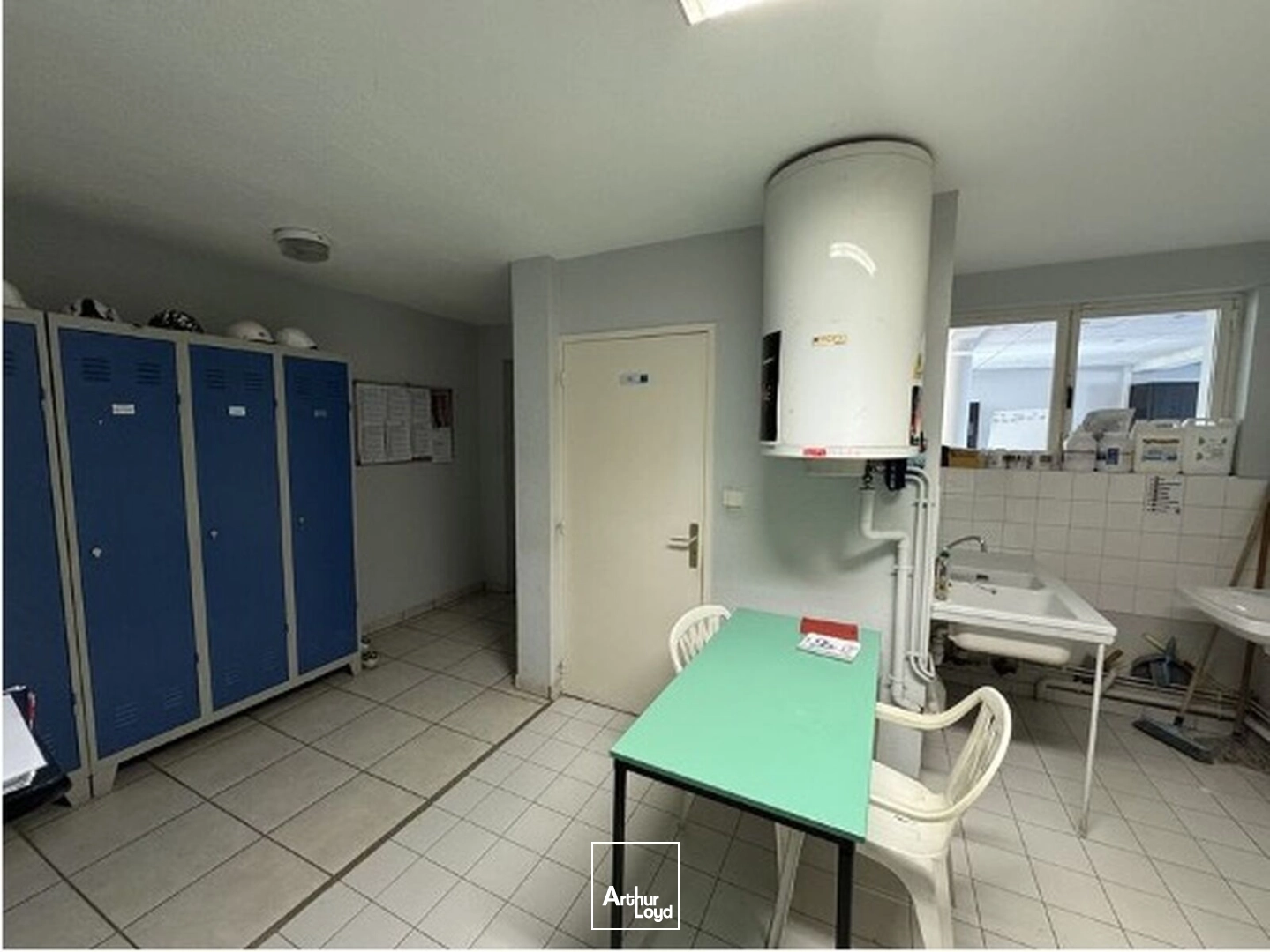 A vendre : Local d'activités de 439 m² sur la commune de Montbrison