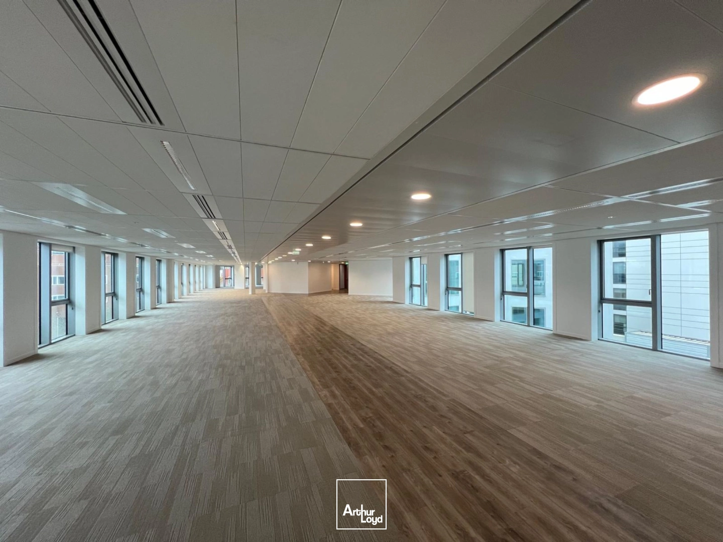 Bureaux très lumineux à louer - Quartier dynamique de Rueil-Malmaison - Accès privilégié aux transports